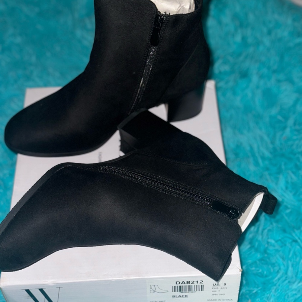 Elegant Black Ankle Boots